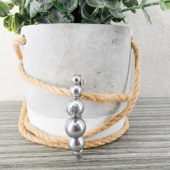 Tory Burch Logo Pearl Hair Clip Silver OS - Picture 4 of 12